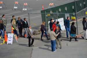 JGIers arriving from Walnut Creek for the groundbreaking ceremony. (Image by Molly Dick)